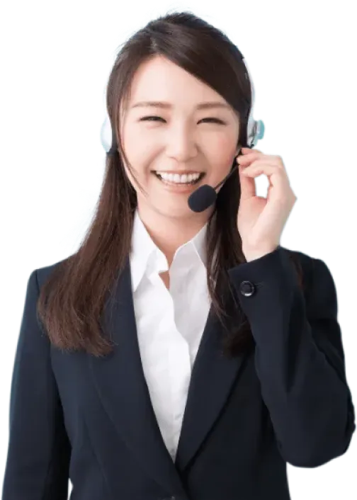 優しい笑顔の女性オペレーター