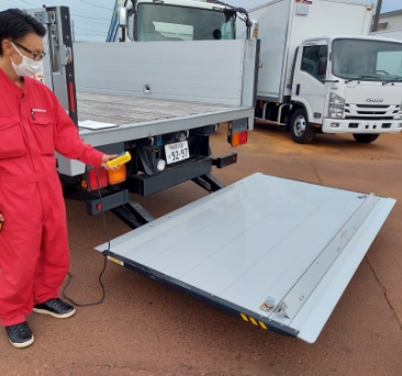入庫車の点検